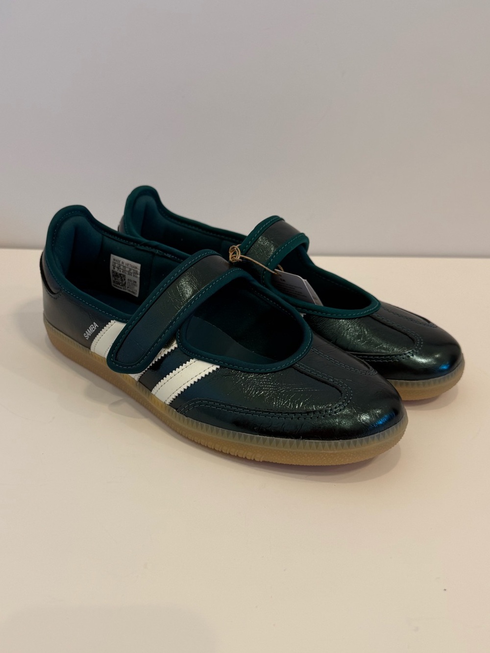 NWT adidas Dark Green Mary Jane Sneakers with White Stripes W9 Streetwear Viral